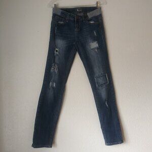 Soundgirl women's size 5 distressed jeans